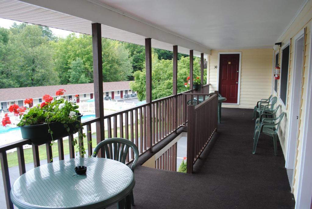 Fran Cove Motel Lake George Bagian luar foto