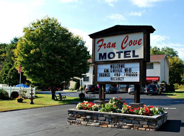 Fran Cove Motel Lake George Bagian luar foto